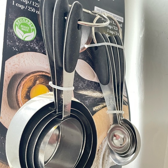 BNWT measuring cups and spoons 👩‍🍳 - Picture 3 of 3